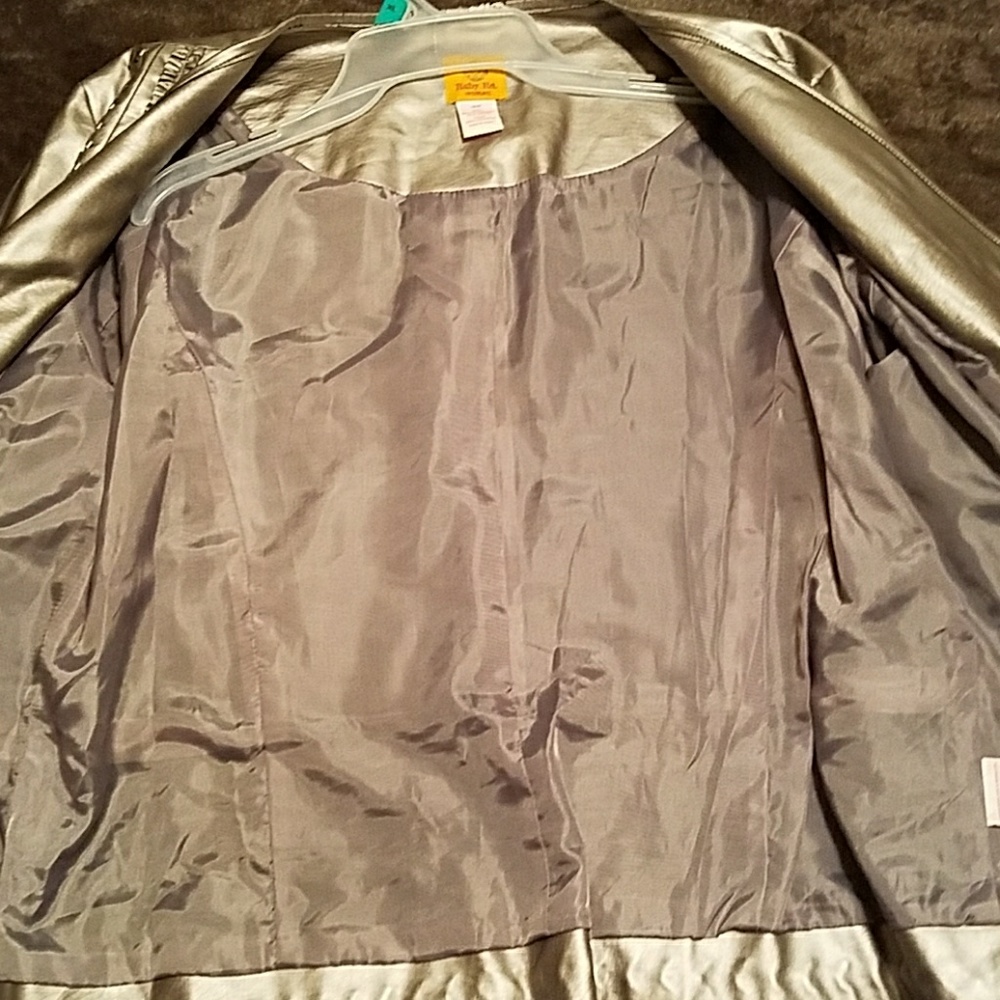 Jacket - Picture 5 of 8